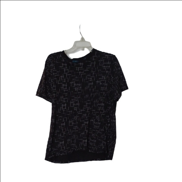 💙🌺Black And White Geometric Pattern T-Shirt - Picture 4 of 10